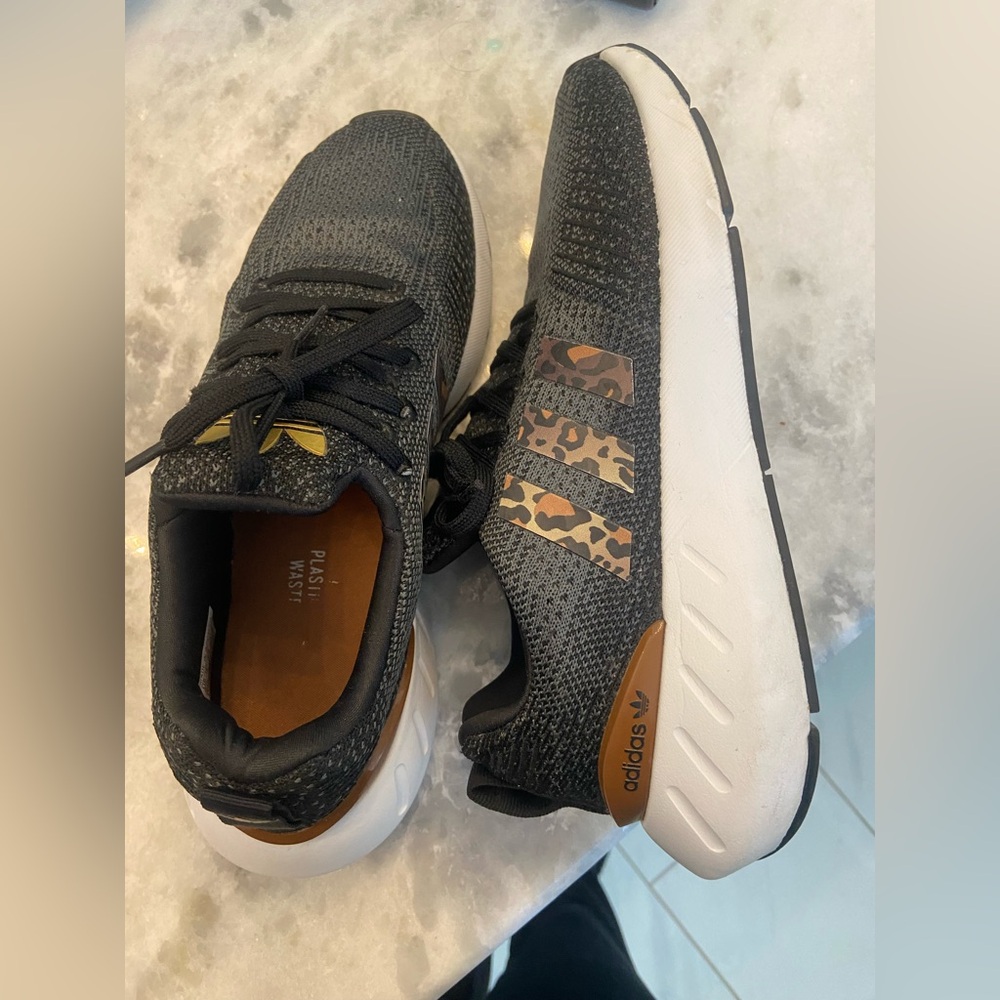 Adidas black leopard print sneakers size 6 1/2